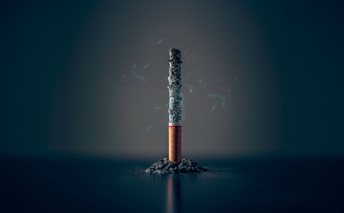 cilvēkam ir grūtāk izturēt smagu smēķēšanas atmešanu